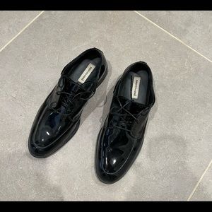 Dress shoes. Pronto-Uomo.  Black patten. Worn once.